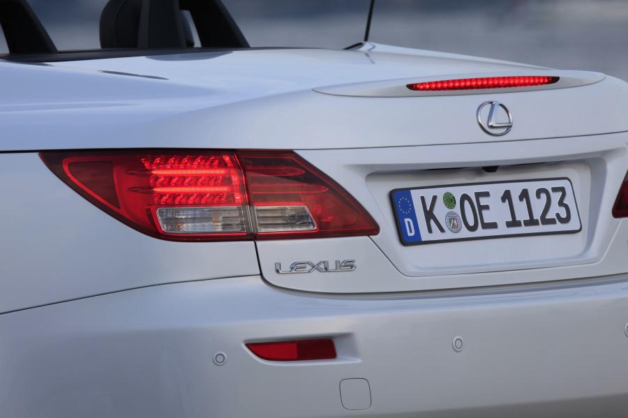  Lexus IS250C 2008 года  (фото 44 из 113)